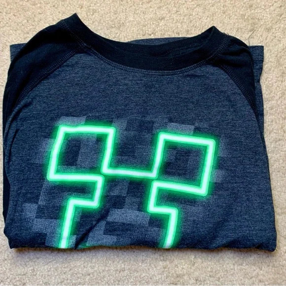 Minecraft Creeper Glow-in-the-Dark Long Sleeve Shirt (Boys MD 10/12) - Picture 4 of 5